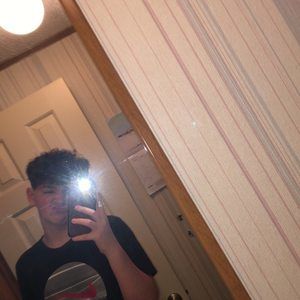 Meet your Posher, Derek